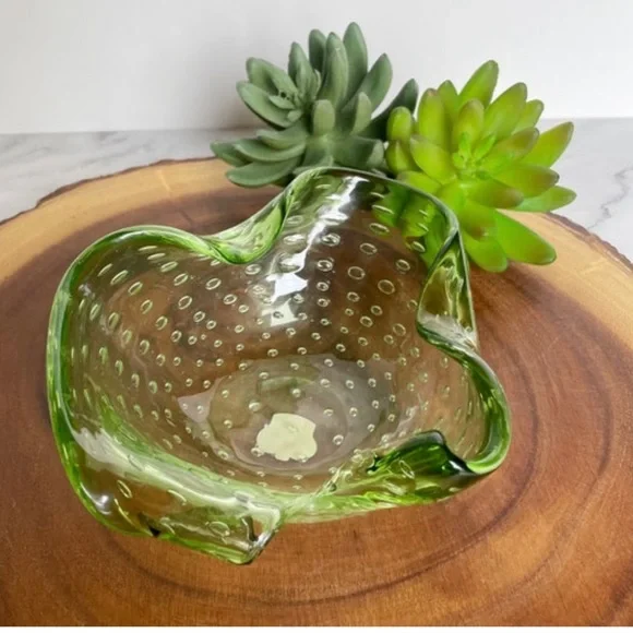 Vintage Handmade Hand Blown Controlled Bubble Folded Sides Green Dish - Picture 3 of 10